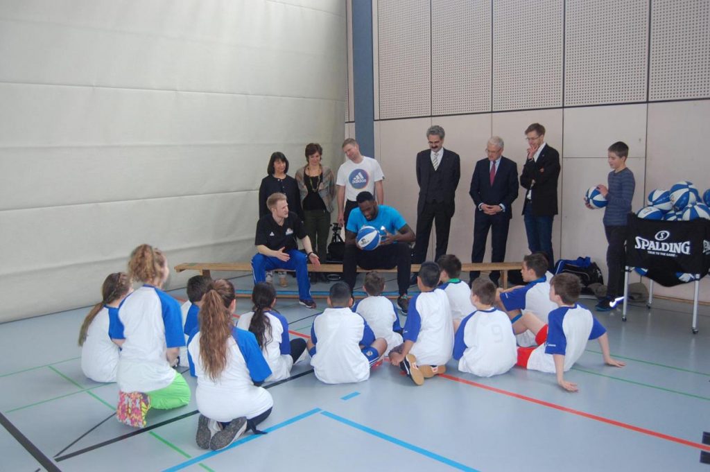 Basketball Kinder Sitzen